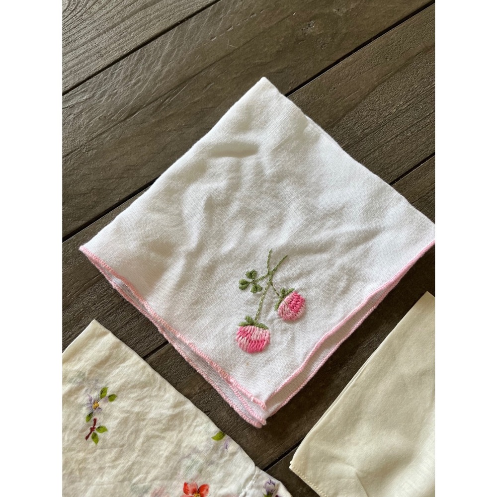 Vintage Handkerchief Lot 10pc Floral Embroidered Lace Trim Scalloped Linens - Picture 2 of 8